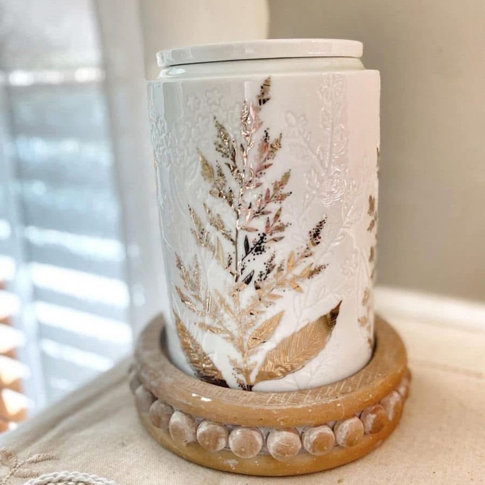 Scentsy 🌾 GOLDEN MEADOW Wax Warmer Gold foil overlay carved porcelain NIB